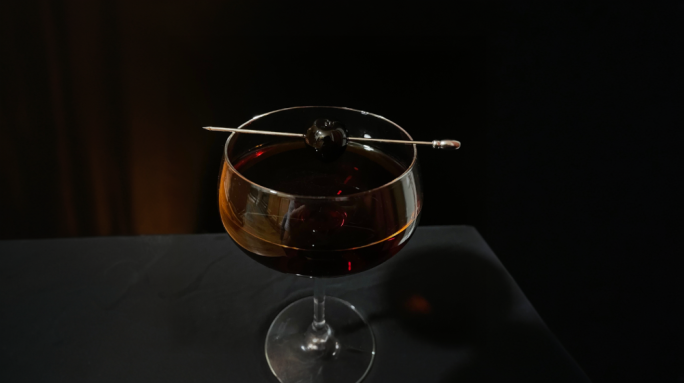 BLACK MANHATTAN 